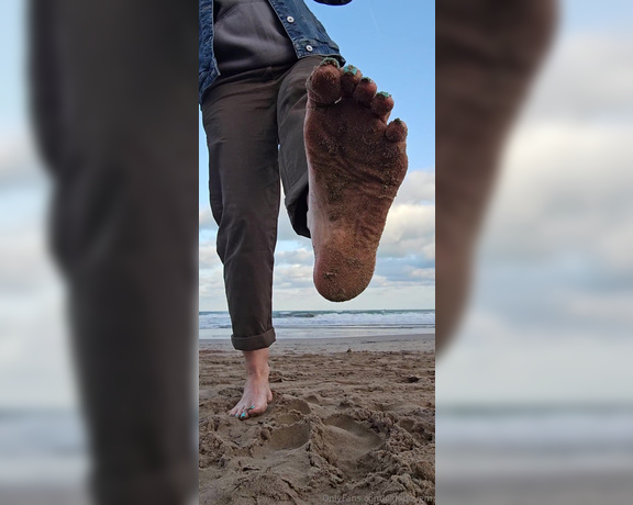 Olga Infinity Novem aka olganovem - 11-15-2024 OnlyFans Video - Barefoot on the sand